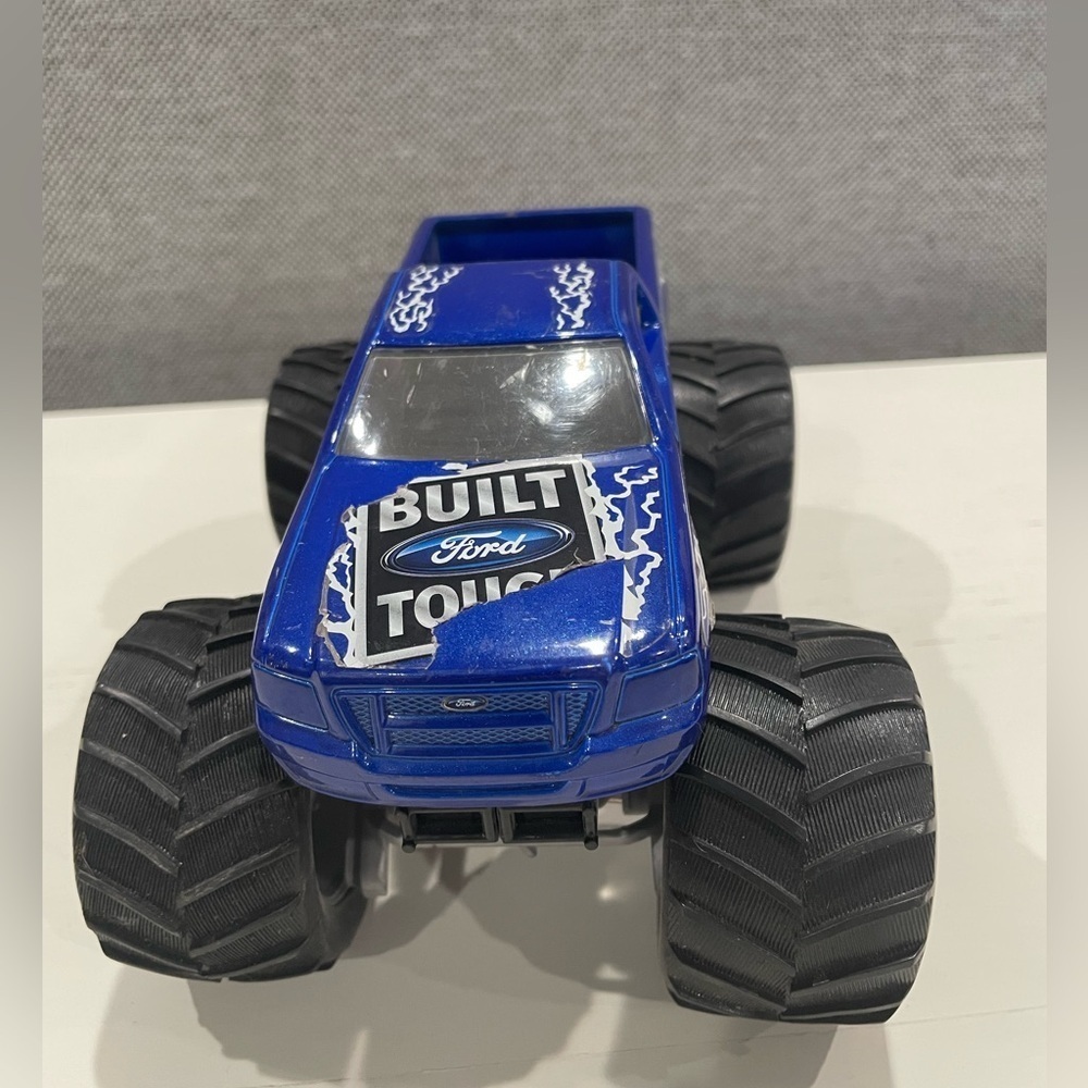 Hot Wheels Ford Monster Jam Blue Thunder monster truck die-cast off road vehicle - Picture 6 of 6